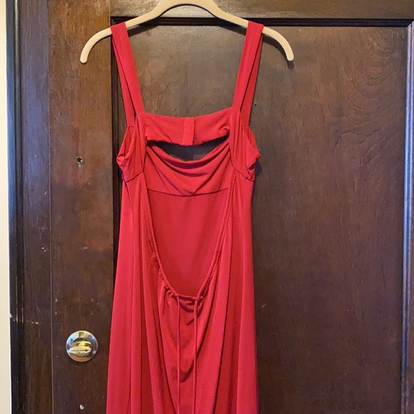 Red Dress - Picture 3 of 4